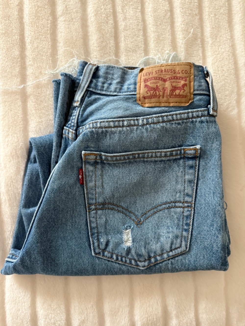 Levi’s 94 baggy jeans
